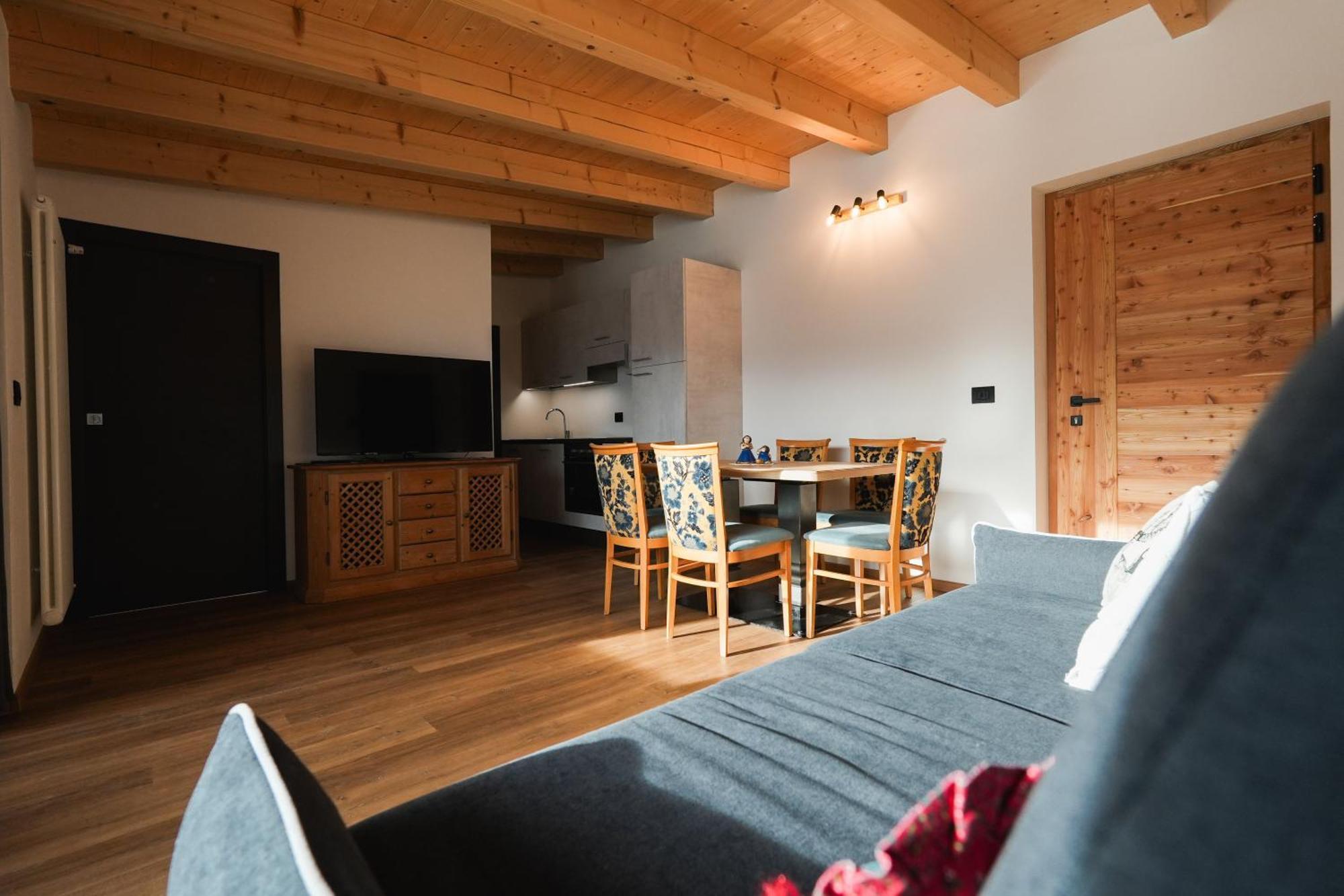 Mountain Deluxe 27 Apartments Con Wellness Cavalese Eksteriør billede