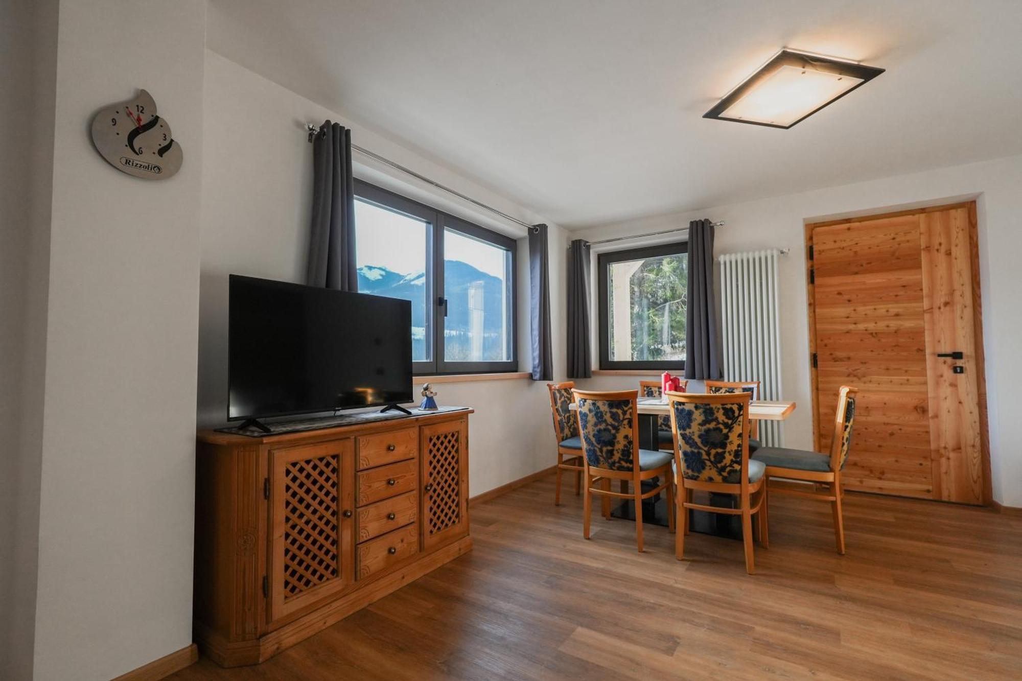 Mountain Deluxe 27 Apartments Con Wellness Cavalese Eksteriør billede
