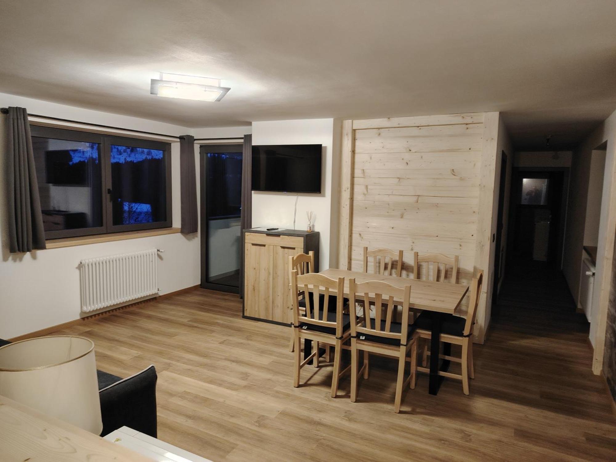 Mountain Deluxe 27 Apartments Con Wellness Cavalese Eksteriør billede